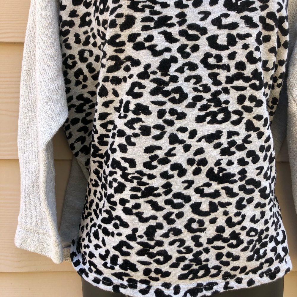 Sweater - Picture 4 of 6